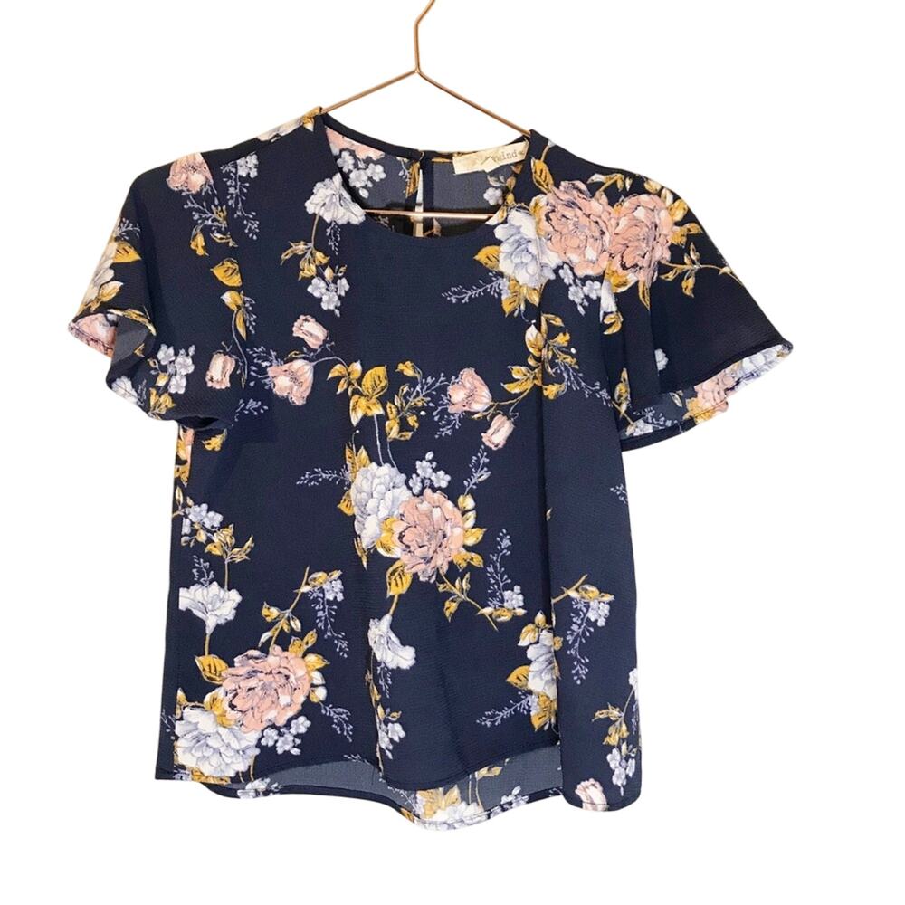 Rewind floral flutter sleeve blouse size XS